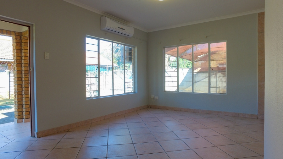 2 Bedroom Property for Sale in Oos Einde North West